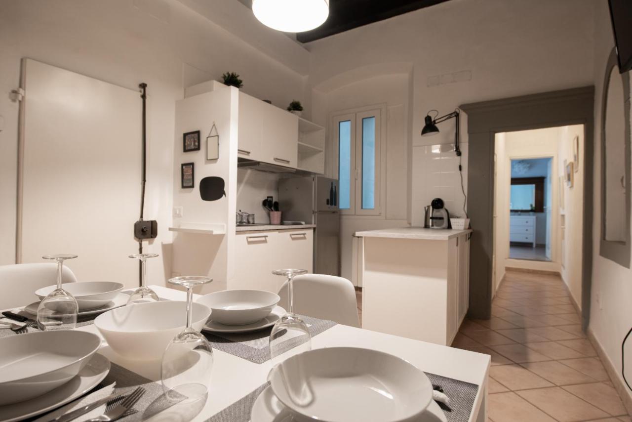 2 Next To A Market And Piazza Santa Croce - Homeunity * Florenz