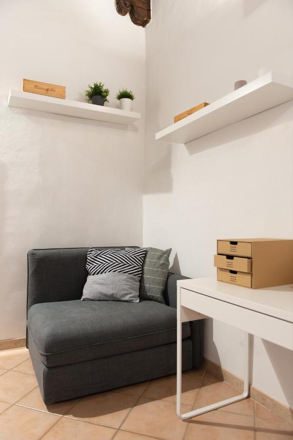 Apartment 2 Next To A Market And Piazza Santa Croce - Homeunity Florenz