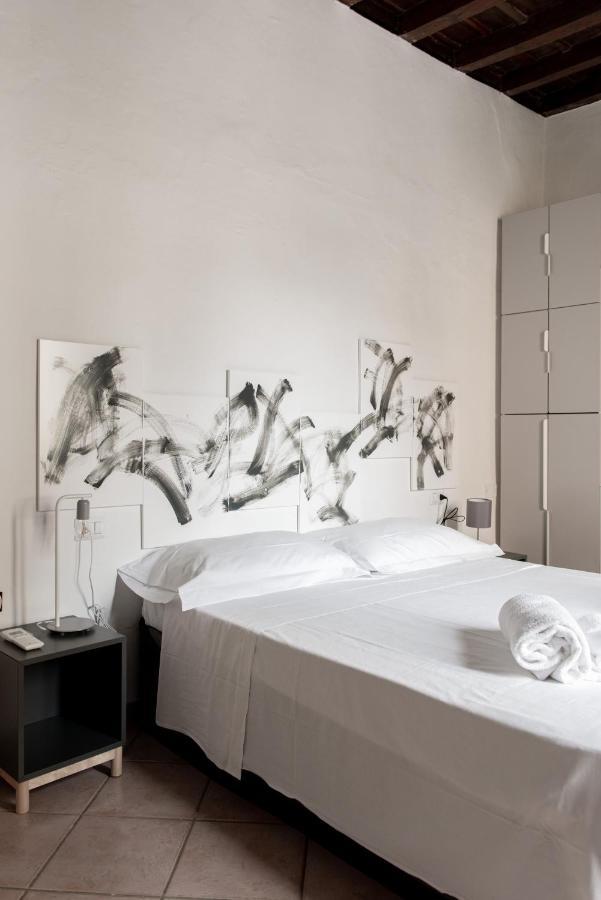 2 Next To A Market And Piazza Santa Croce - Homeunity Florenz
