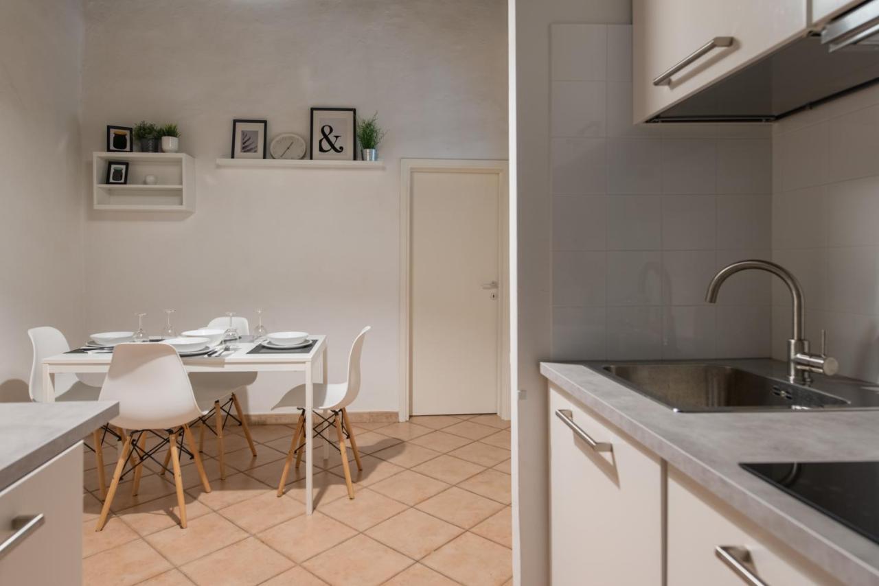 2 Next To A Market And Piazza Santa Croce - Homeunity Apartment Florenz