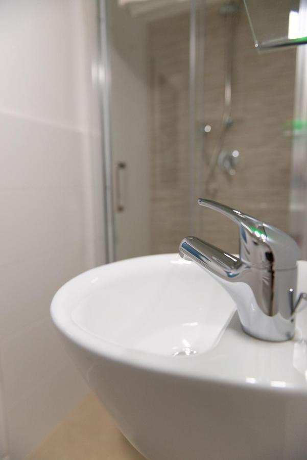 2 Next To A Market And Piazza Santa Croce - Homeunity Apartment Florenz